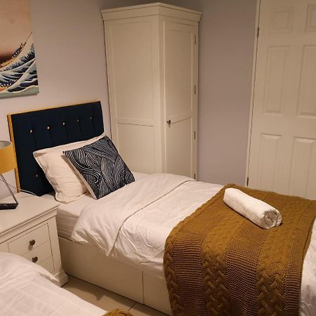Riverside Rooms レディング エクステリア 写真